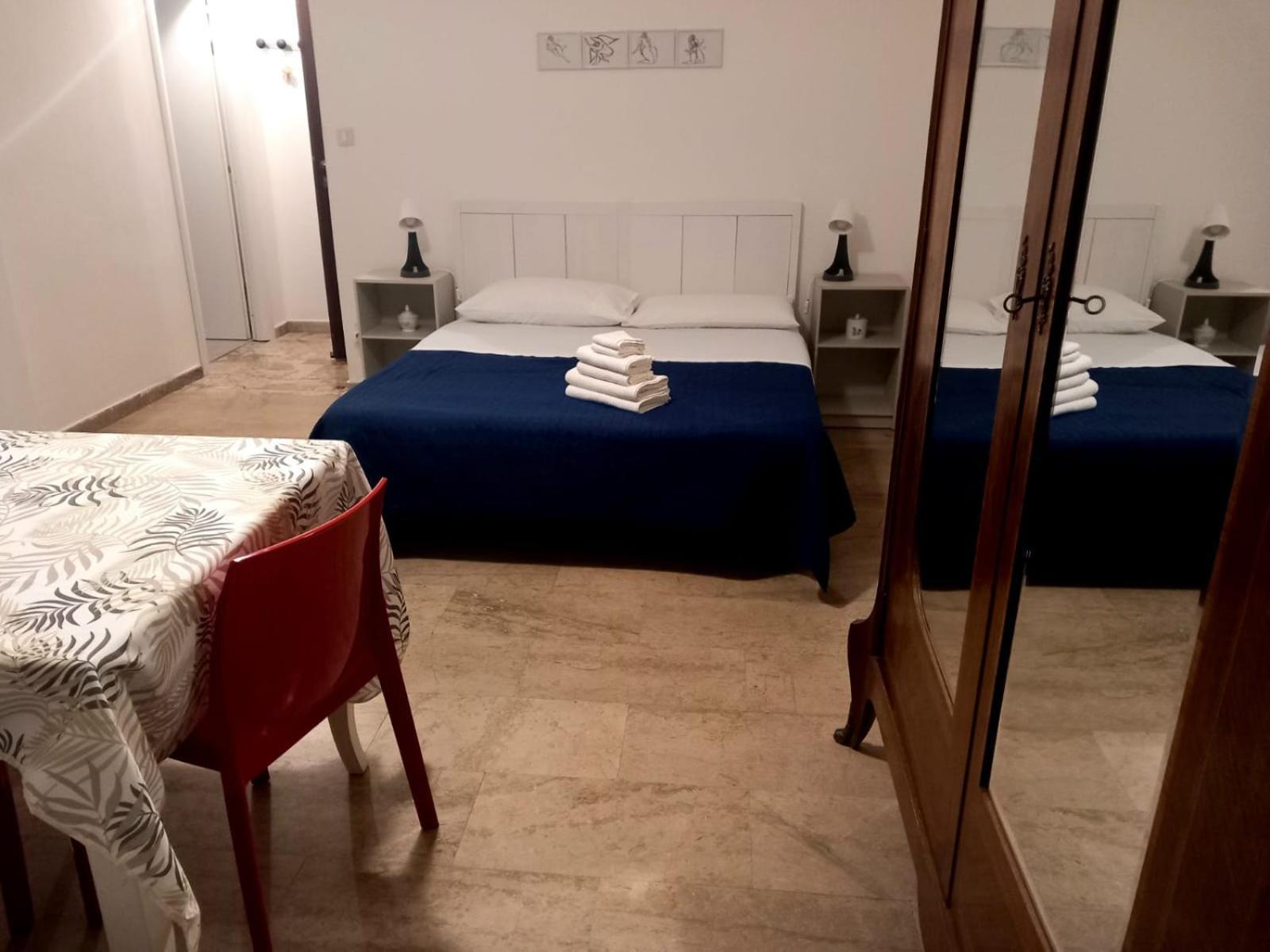Casa Carina In Centro Appartement Palermo Buitenkant foto